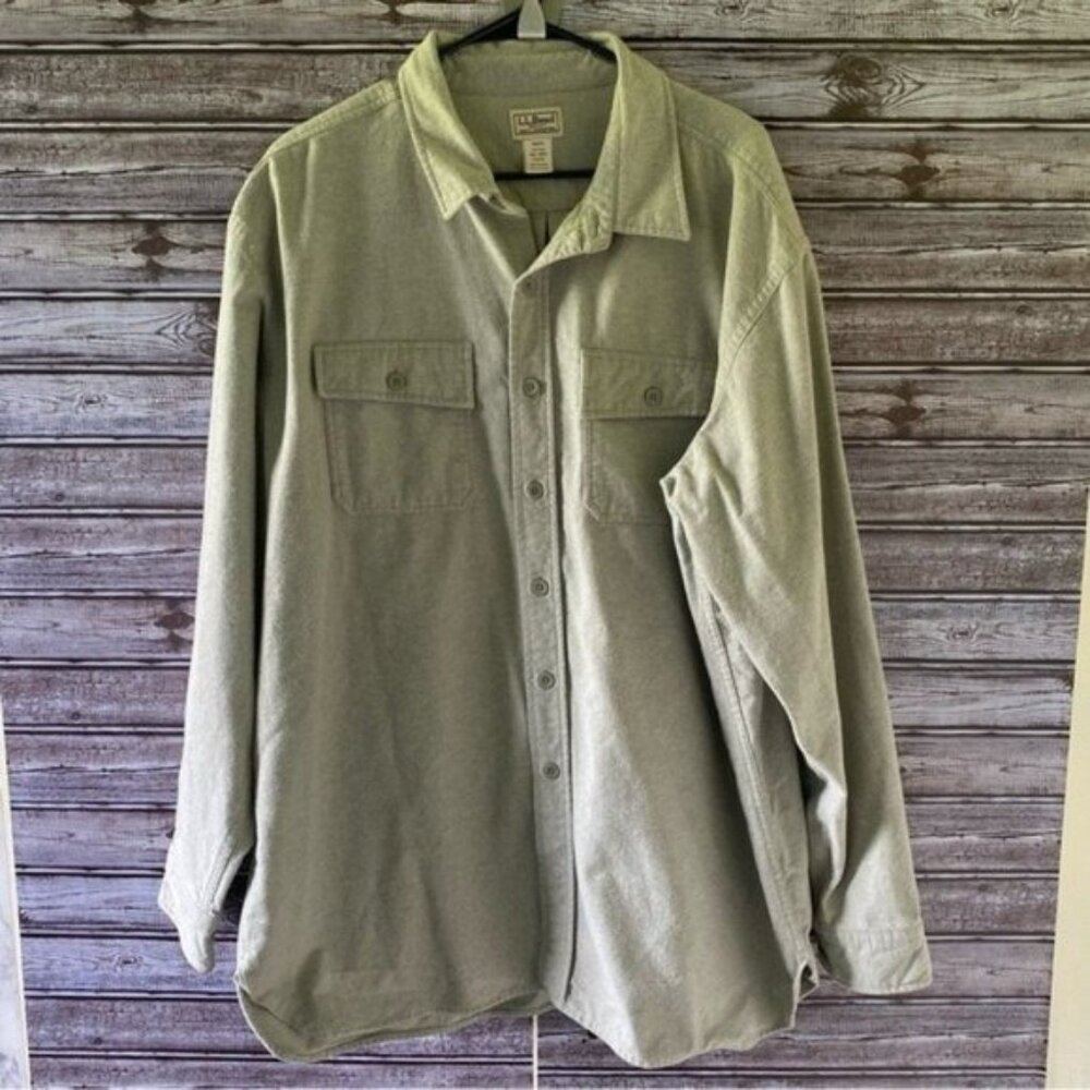 LL Bean Men's Flannel Long-Sleeved Button-Down Shirt Size XXL Reg Chest Pockets